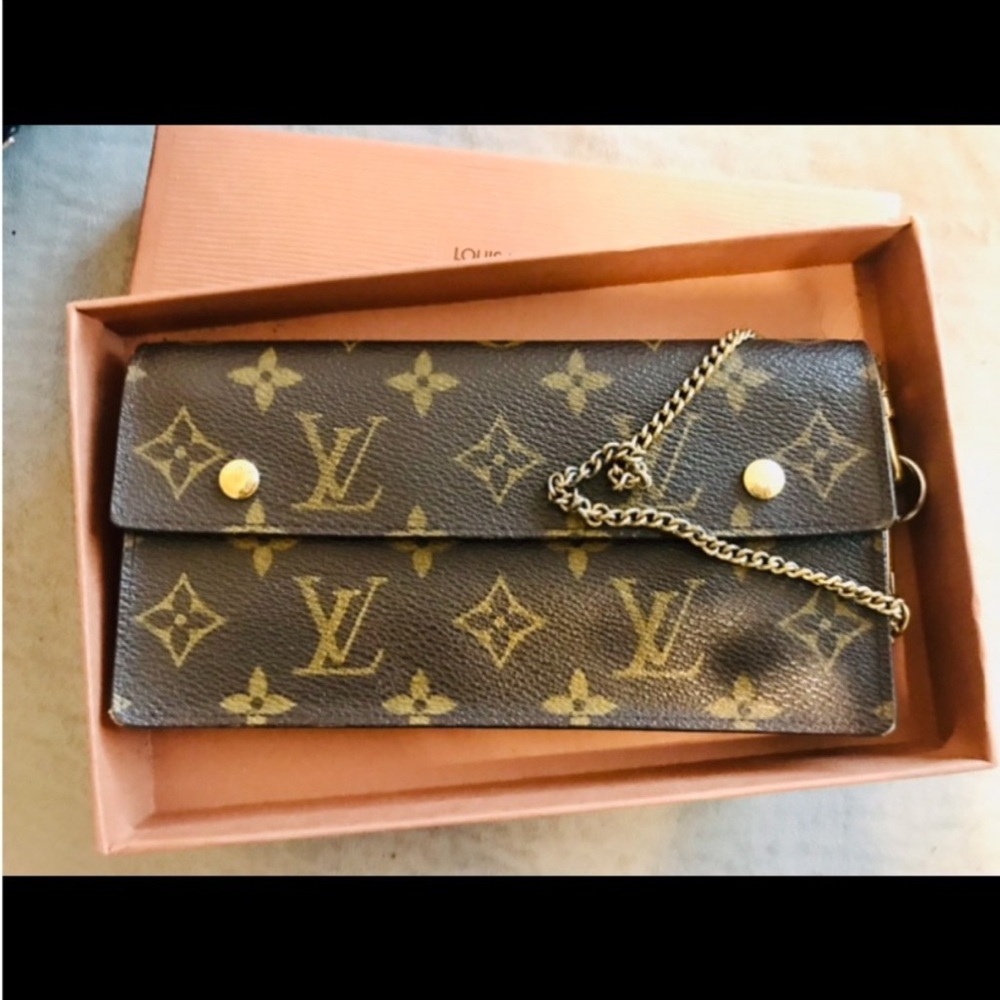 AUTHENTIC LOUIS VUITTON WALLET CHAIN CLUTCH MONOGRAM